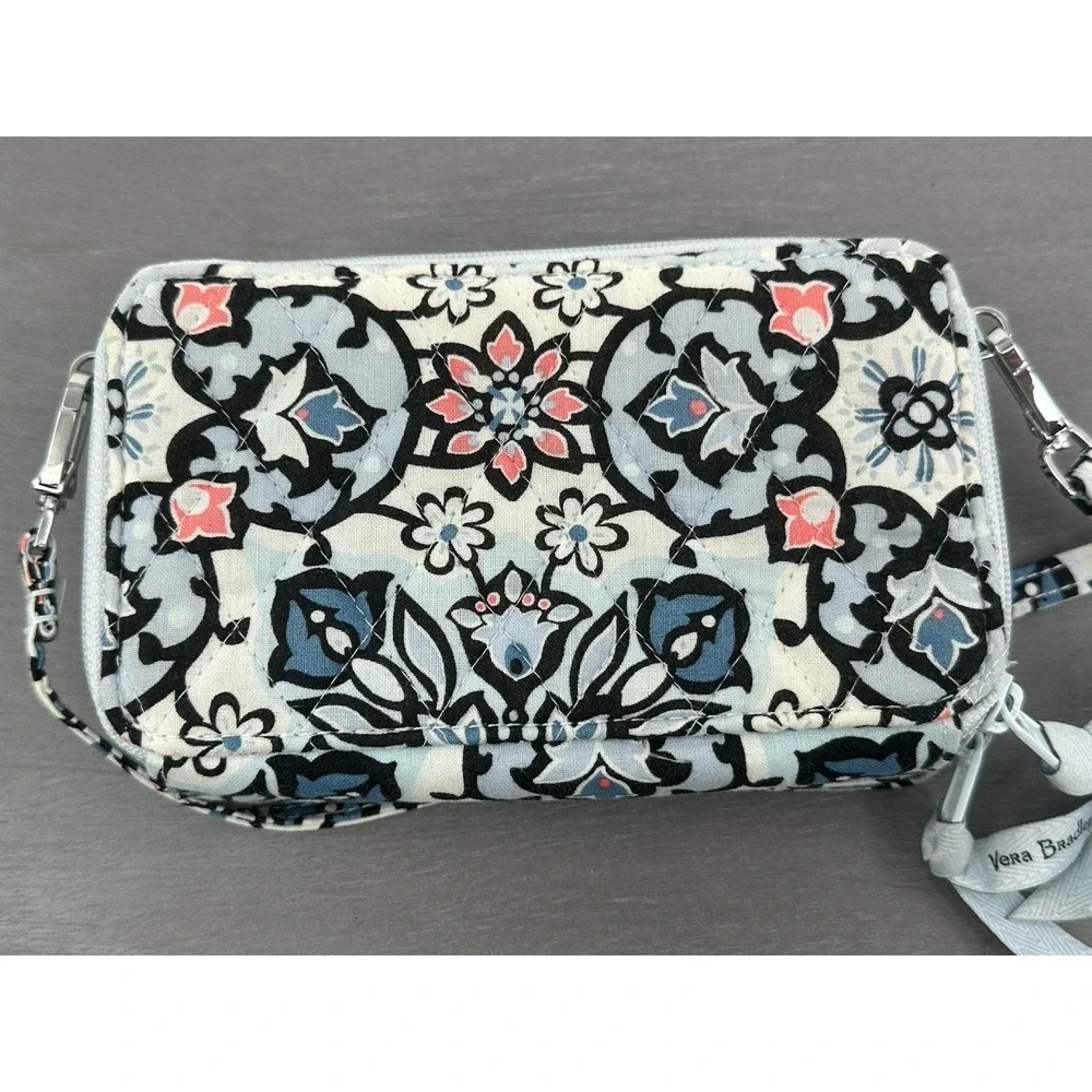 Vera Bradley Crossbody Wristlet Wallet Lisbon Medallion Quilted Crossbody Purse - Picture 6 of 12